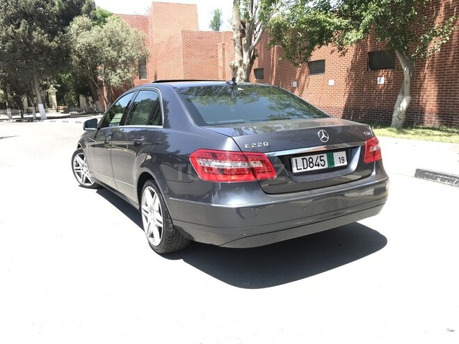 Mercedes E 220 2011, 185,000 km - 2.2 л - Bakı