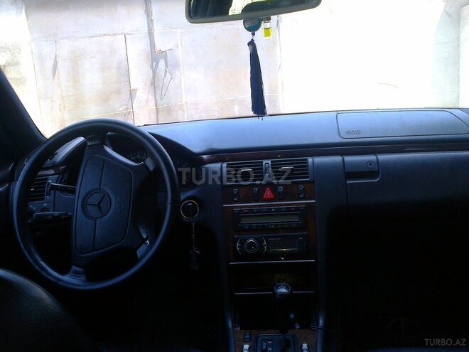 Mercedes E 240 1998, 347,000 km - 2.4 l - Xırdalan