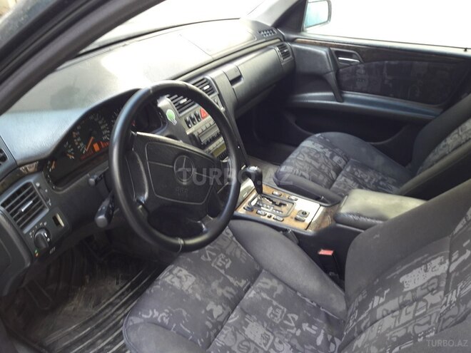 Mercedes E 240 1998, 310,000 km - 2.4 л - Bakı