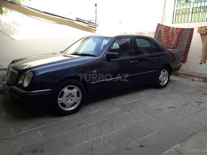 Mercedes E 240 1998, 310,000 km - 2.4 л - Bakı