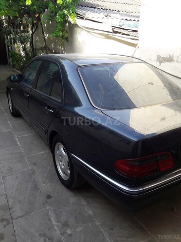 Mercedes E 240 1998, 310,000 km - 2.4 л - Bakı