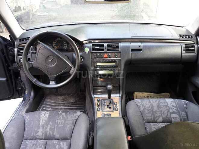 Mercedes E 240 1998, 310,000 km - 2.4 л - Bakı