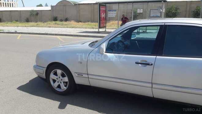 Mercedes E 230 1998, 245,000 km - 2.3 l - Bakı