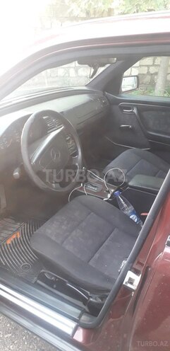 Mercedes C 250 1995, 357,000 km - 2.5 l - Qazax