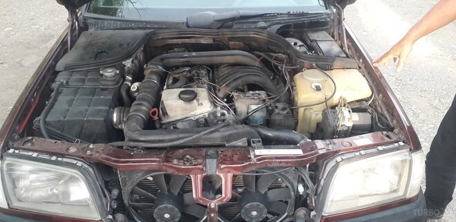 Mercedes C 250 1995, 357,000 km - 2.5 l - Qazax