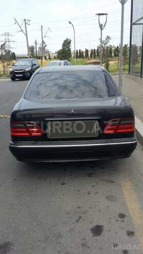 Mercedes E 240 2000, 140,000 km - 2.6 l - Bakı