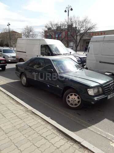 Mercedes  1995, 330,000 km - 2.2 l - Bakı