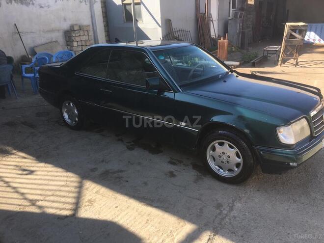 Mercedes  1995, 330,000 km - 2.2 l - Bakı