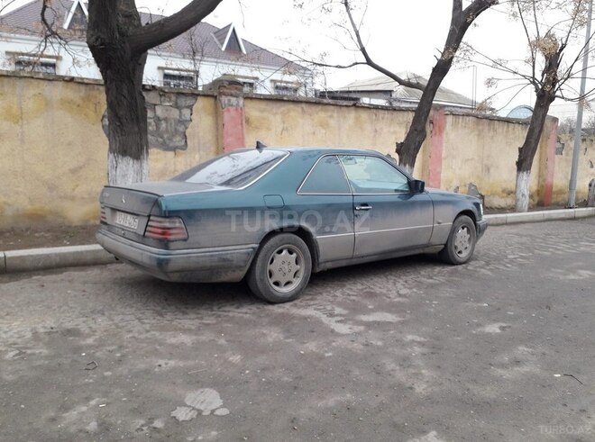Mercedes  1995, 330,000 km - 2.2 l - Bakı