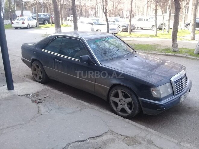 Mercedes  1995, 330,000 km - 2.2 l - Bakı