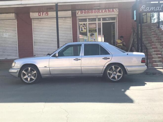 Mercedes E 220 1993, 423,581 km - 2.2 л - Bakı