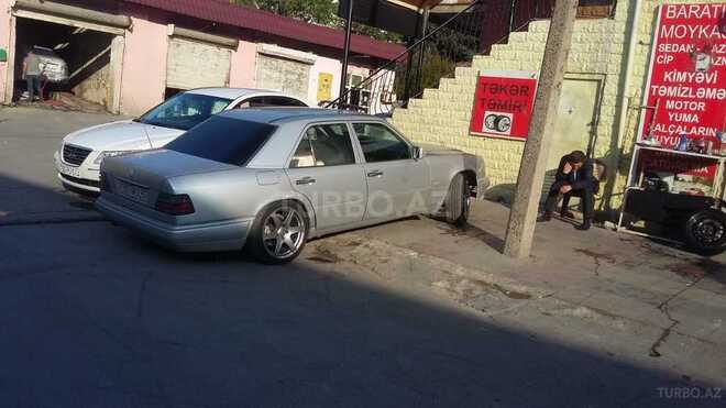 Mercedes E 220 1993, 423,581 km - 2.2 л - Bakı