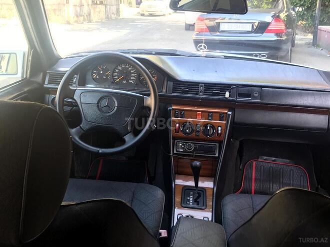 Mercedes E 220 1993, 423,581 km - 2.2 л - Bakı