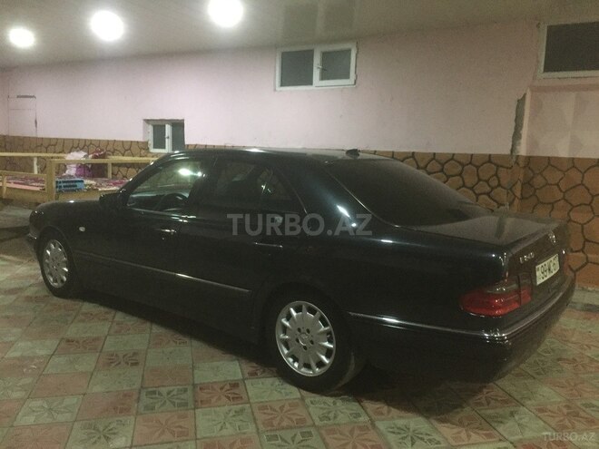 Mercedes E 240 1999, 265,000 km - 2.4 л - Bakı