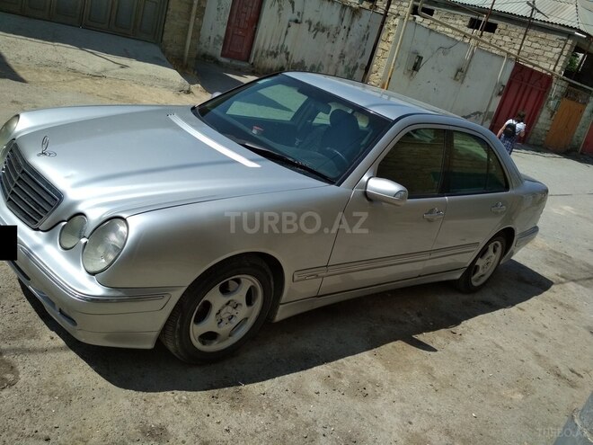 Mercedes E 220 2001, 160,000 km - 2.2 l - Bakı