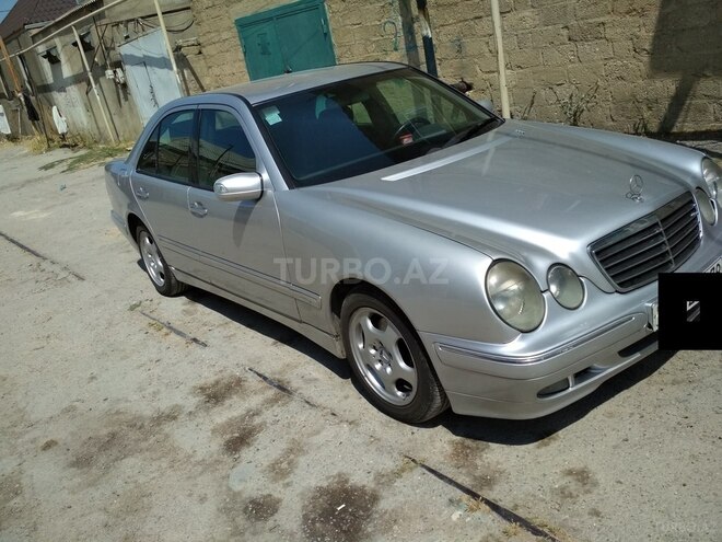Mercedes E 220 2001, 160,000 km - 2.2 l - Bakı