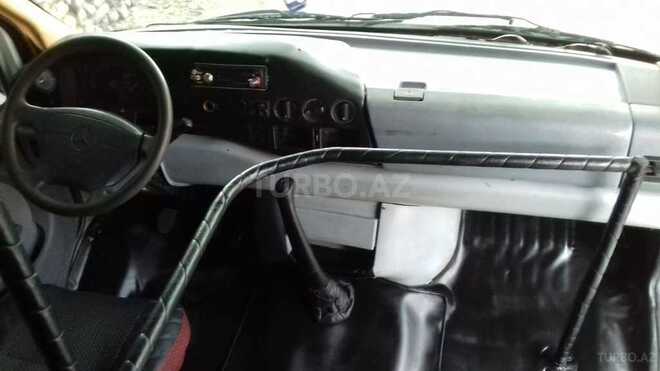 Mercedes 208 D 1996, 200,000 km - 2.3 л - Zaqatala