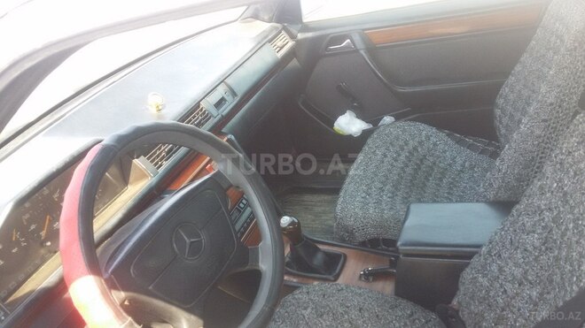 Mercedes E 200 1993, 50,000 km - 2.0 l - Bakı