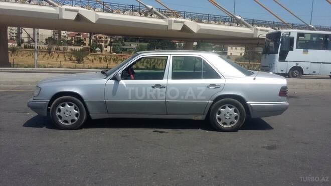 Mercedes E 200 1993, 50,000 km - 2.0 l - Bakı