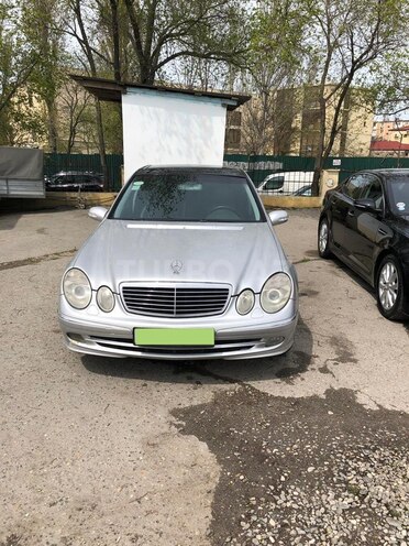 Mercedes E 220 2002, 320,000 km - 2.2 л - Sumqayıt