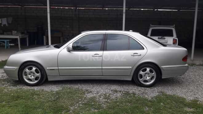 Mercedes E 280 2001, 294,600 km - 2.8 l - Göyçay