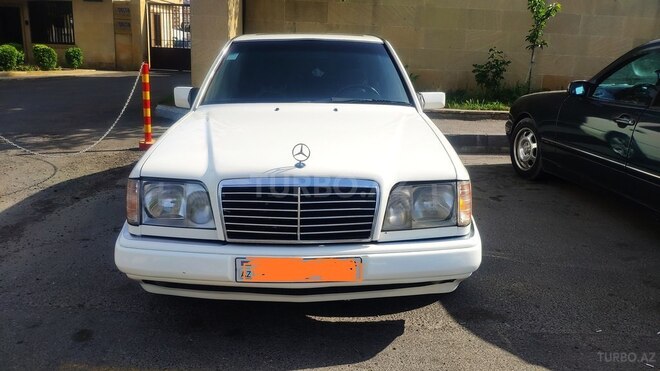 Mercedes E 220 1994, 327,000 km - 2.2 l - Bakı