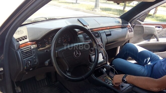 Mercedes E 230 1996, 369,785 km - 2.3 l - Bakı