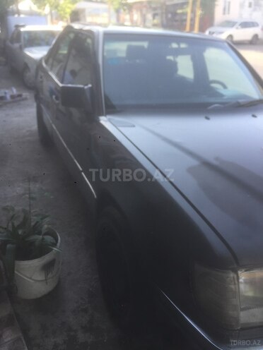 Mercedes E 220 1994, 22,000 km - 0.2 l - Bakı