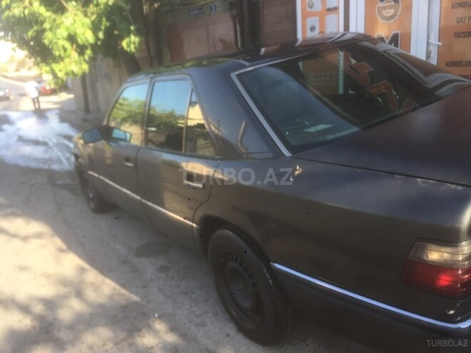 Mercedes E 220 1994, 22,000 km - 0.2 l - Bakı