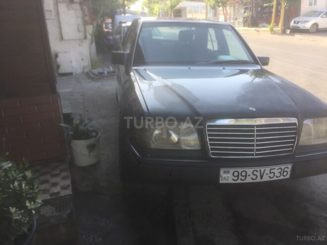 Mercedes E 220 1994, 22,000 km - 0.2 l - Bakı
