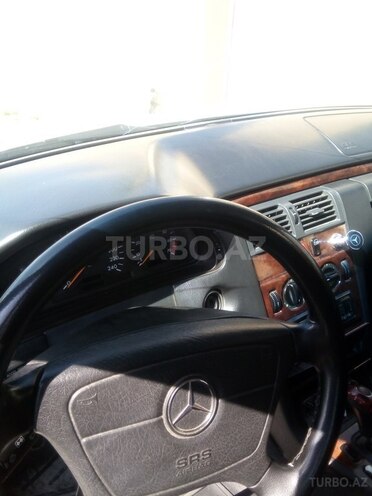 Mercedes E 230 1997, 352,300 km - 2.3 l - Bakı
