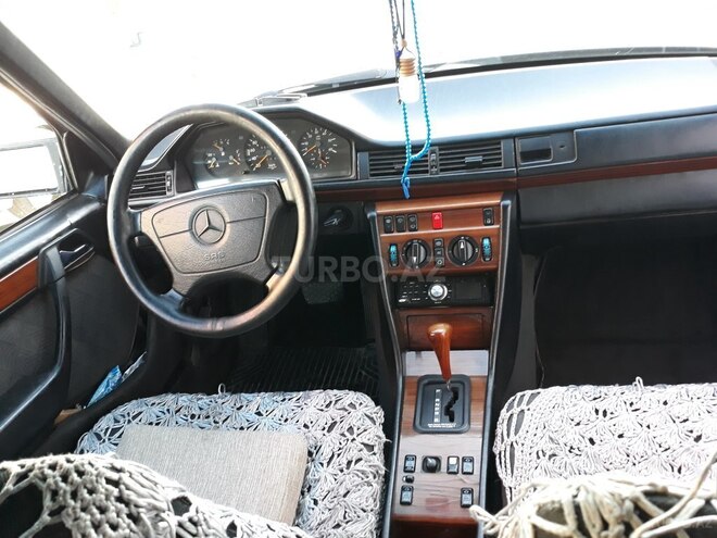 Mercedes E 250 1995, 634,000 km - 2.5 l - Bakı