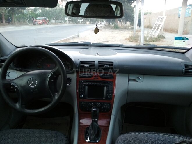 Mercedes C 220 2004, 186,000 km - 2.2 l - Bakı
