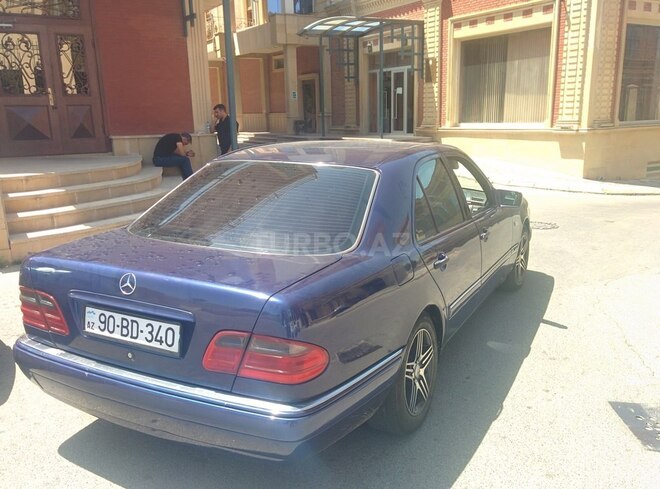 Mercedes E 200 1995, 256,000 km - 2.0 l - Bakı