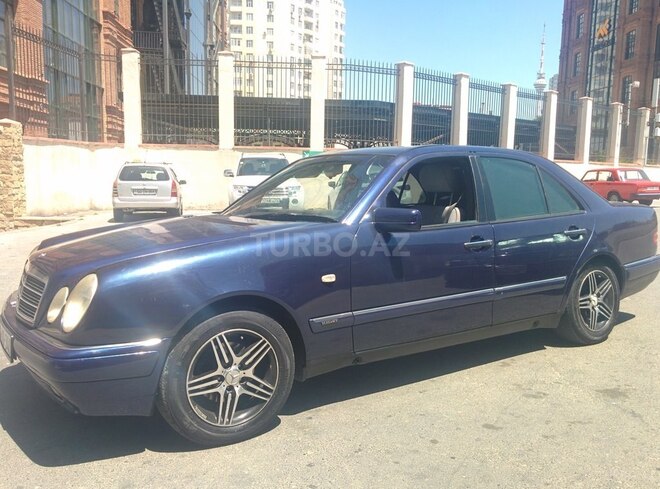 Mercedes E 200 1995, 256,000 km - 2.0 l - Bakı