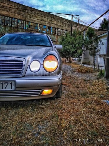 Mercedes E 230 1996, 400,090 km - 2.3 л - Bakı