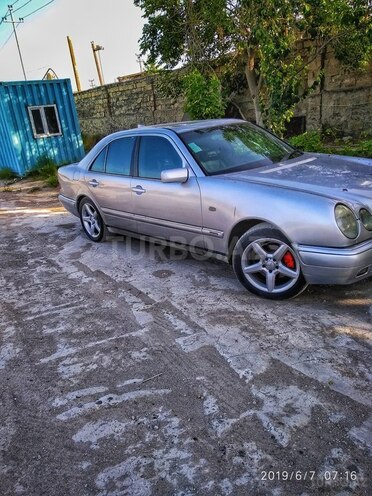 Mercedes E 230 1996, 400,090 km - 2.3 л - Bakı
