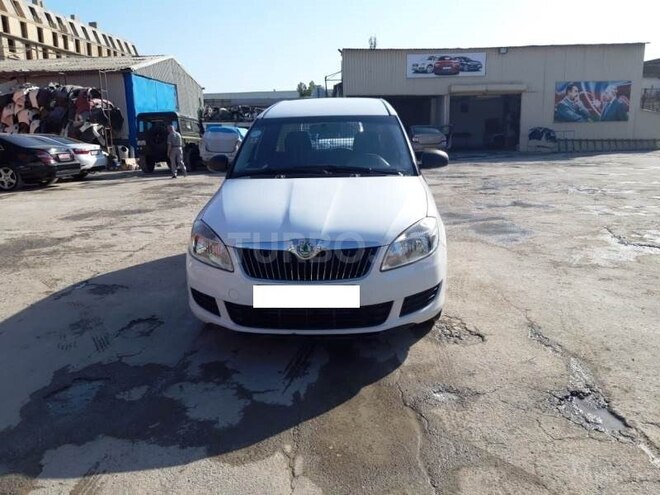 Skoda Praktik 2011, 189,300 km - 1.4 l - Bakı
