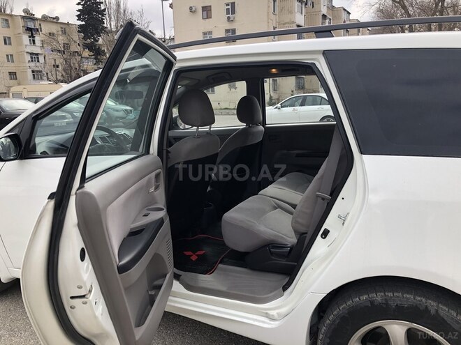 Mitsubishi Grandis 2007, 95,000 km - 2.4 л - Bakı