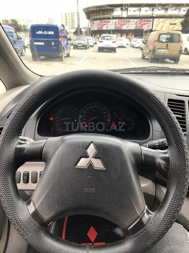 Mitsubishi Grandis 2007, 95,000 km - 2.4 л - Bakı