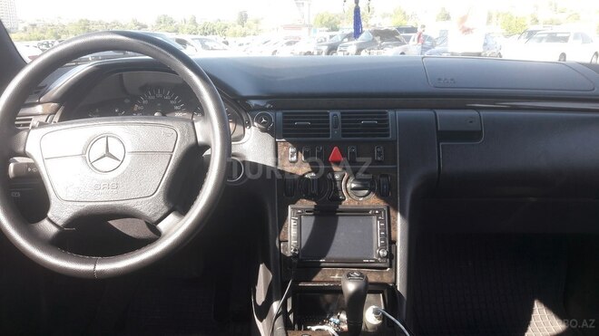 Mercedes E 230 1997, 352,388 km - 2.3 л - Xırdalan