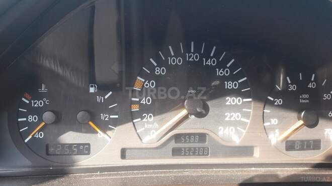 Mercedes E 230 1997, 352,388 km - 2.3 л - Xırdalan