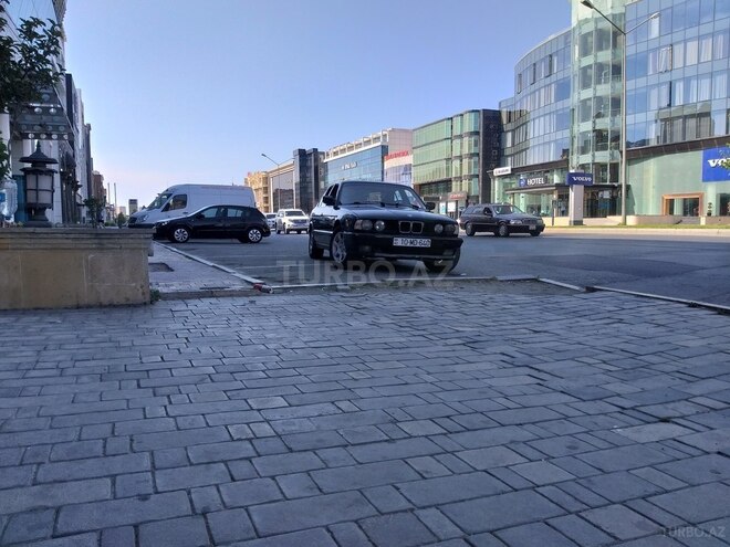 BMW 520 1991, 300,000 km - 2.0 l - Bakı