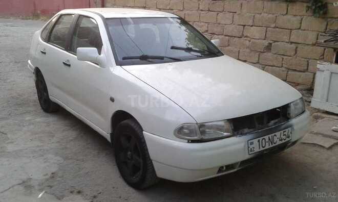 Volkswagen Polo 1995, 300,000 km - 0.2 l - Bakı