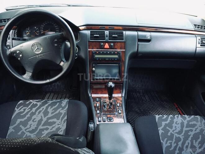 Mercedes E 280 2000, 212,450 km - 2.8 л - Sumqayıt