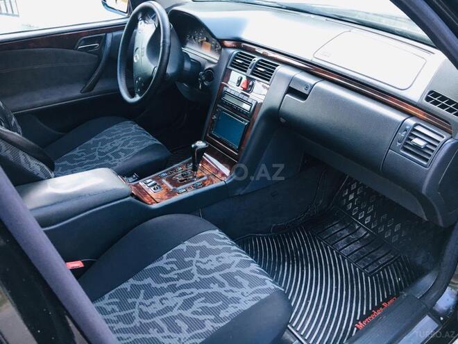Mercedes E 280 2000, 212,450 km - 2.8 л - Sumqayıt