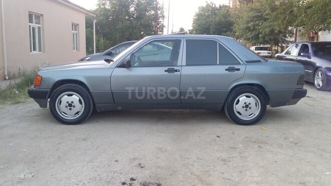 Mercedes 190 1989, 245,000 km - 2.0 л - Şirvan