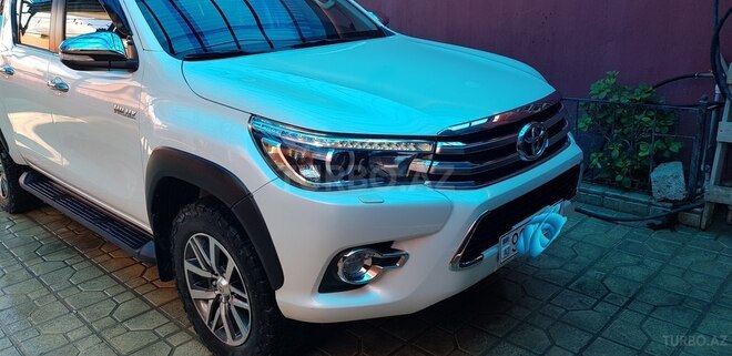 Toyota Hilux 2016, 85,000 km - 2.8 л - Bakı