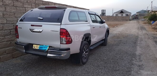 Toyota Hilux 2016, 85,000 km - 2.8 л - Bakı