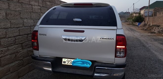 Toyota Hilux 2016, 85,000 km - 2.8 л - Bakı